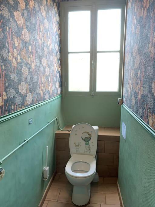 Charmant Studio A Proximite De La Gare Rer A Chatou Luaran gambar