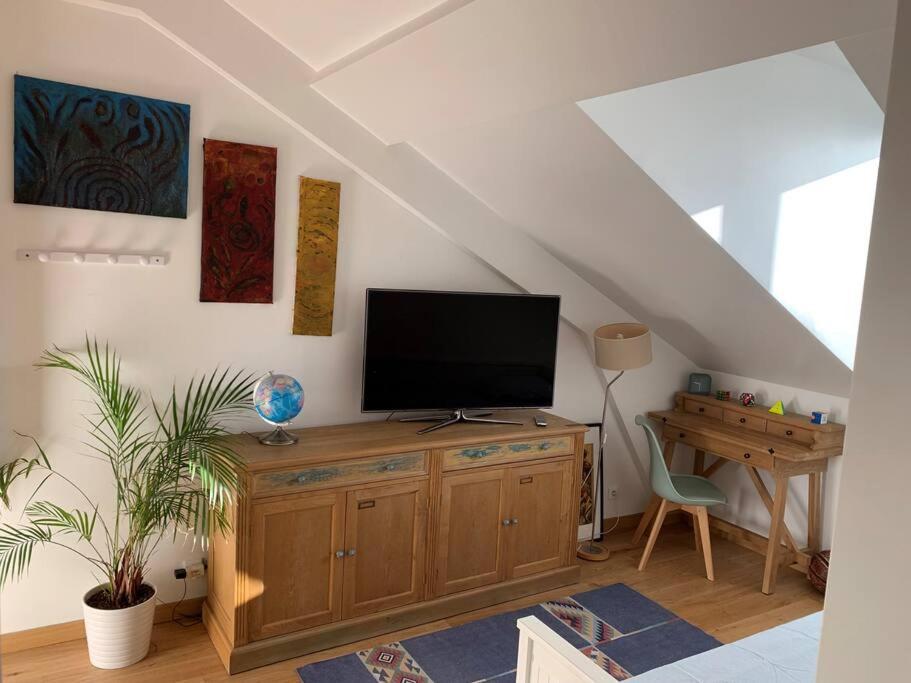 Charmant Studio A Proximite De La Gare Rer A Chatou Luaran gambar